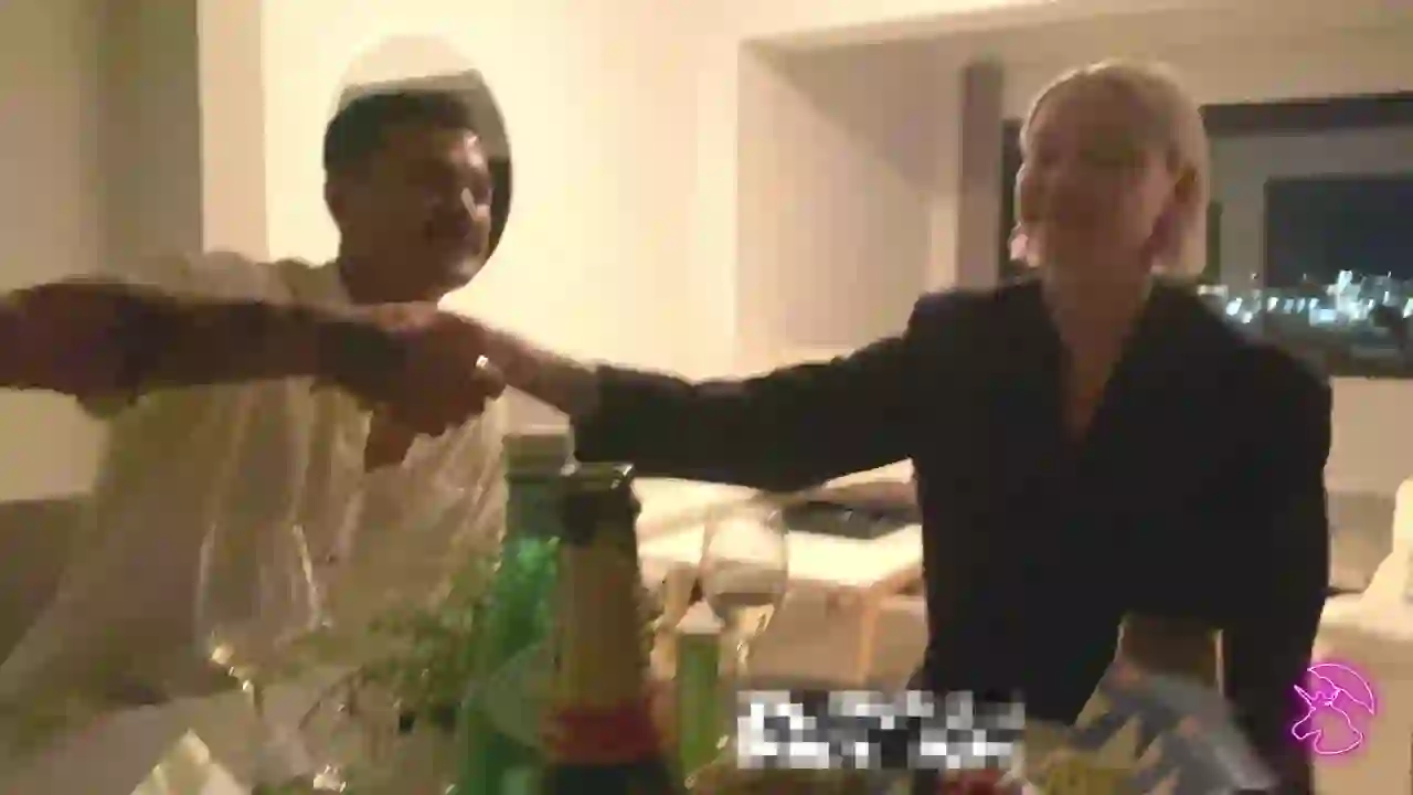 Paula's handshake